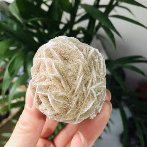 Natural desert rose stone crystal home decoration and valentines day gift stones wholesale