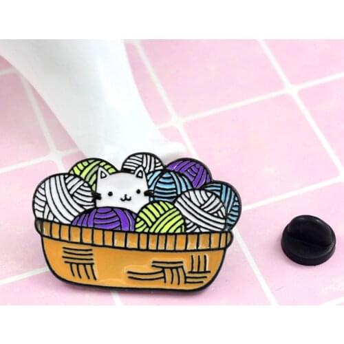 Women Cartoon Wool Cluster Cat Enamel Pin Badge Backpack Lovely Brooch Pins Clothes Girls Gift Backpack Brooch