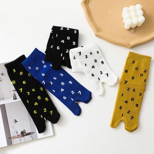 Unisex Man Two Toe Tabi Cotton Socks With Separate Toes Autumn And Winter Japanese Style Clothes Womens Socks With Letter