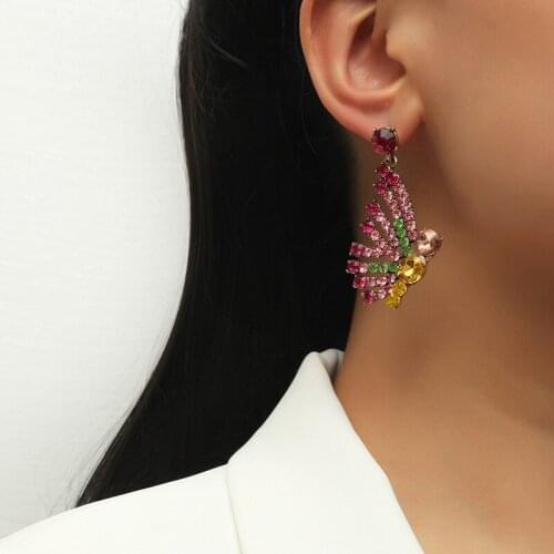Fashion Colorful Rhinestone Hollow Butterfly Shape Earrings Vintage Abstract Insect Shape Earrings Exquisite Female Earrings Gif
