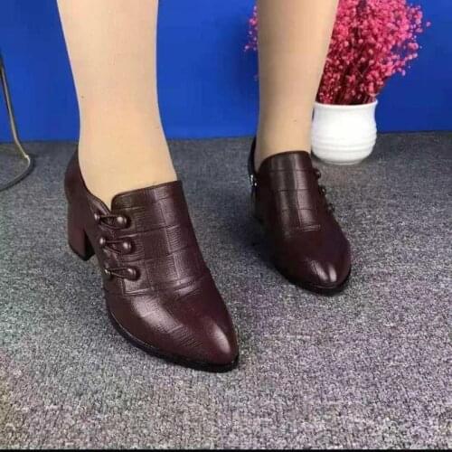 2021 New Spring And Autumn Embossed Button Thick Heel High Heel Pointed Toe Low Side Zipper Womens Single Shoes