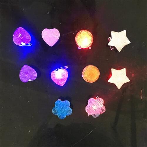 25pcs New Heart Star Flower LED Flashing Brooch Pin Kids Children Light Up Glowing Badge Decor Glow Party Supplies