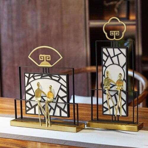 Luxtry Sliding Door Zen Ornaments Home Decoration Accessories Soft Furnishings Two Abstract Brass Figures Sitting On The Screen