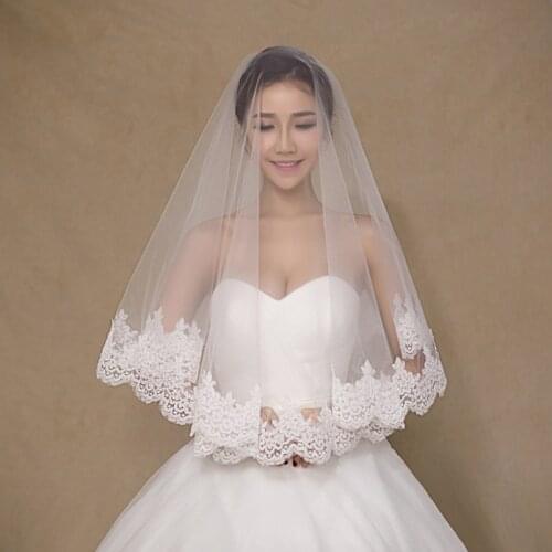 Wedding Veil Short Lace Appliqued Edge Tulle Bridal Veil One Layer 1.5M Elbow Length Veils Wedding Accessories Voile Mariage