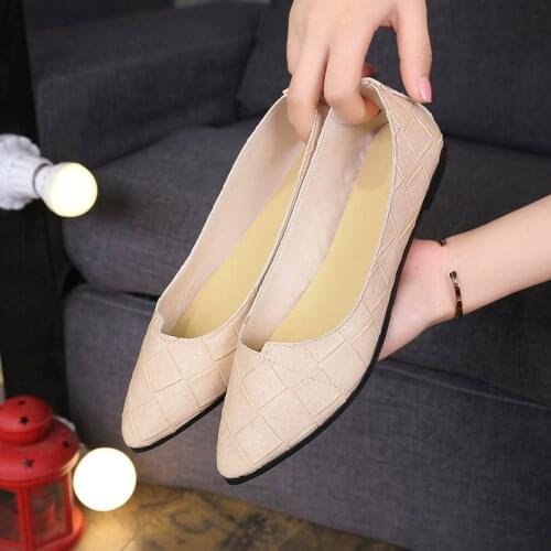 Popular hot sale flat shoes womens wild retro plaid pattern shallow mouth pointed comfortable spring autumn essential W38-33