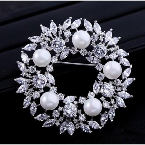 New Pearl Corsage inlaid zircon brooch round classic wild crystal from Swarovskis woman wedding jewelry clothing