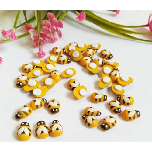 100Pcs/pack Painted Kawaii Self-Adhesive Bee and Ladybug Wood Craft Fridge Paste Cabochon Scrapbooking Decoration