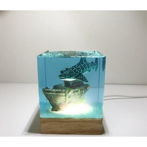 Cultural and creative products handicrafts resin marine life whale shark shipwreck decoration crystal resin creative birt