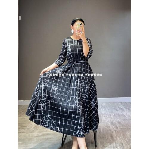 HOT SELLING Miyake High quality pleated one-piece dress three quarter Plaid printing o-neck lace A-Line dress IN STOCK