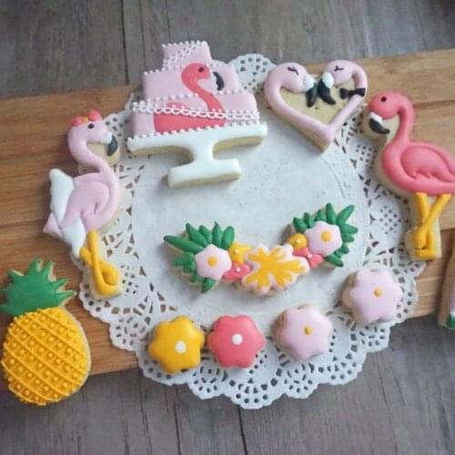 8pcs Fondant Cookie Cutters Flamingos Pineapple Watermelon Biscuit Mold Set Baking Tool Wedding Party