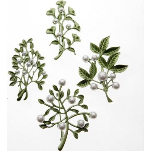 Of Vintage women alloy series of pearl leaves green brooch brooches pins of the lacquer that bake chain.scarves buckle