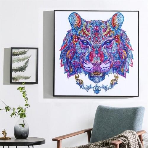 Diamond embroidery circle diamond special alien cartoon painting King of the forest rhinestone crystal painting home decoration