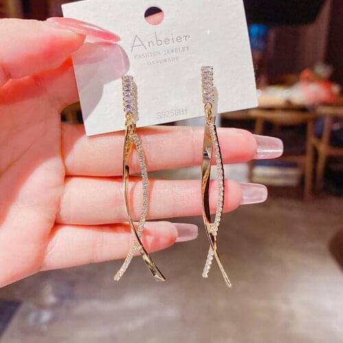 OLIRAFT 2021 Fashion Gold Color Metallic Criss C Shaped Small Earrings For Women Personality Wholesale