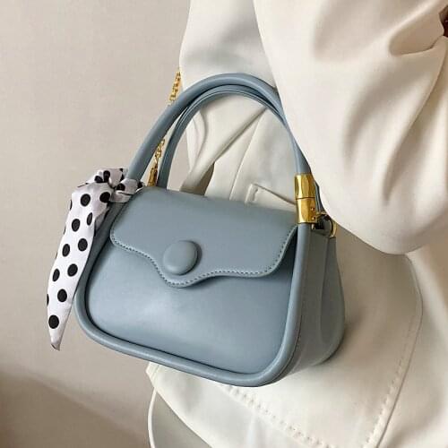 High-quality Niche Design Shoulder Bag Female 2021 New Trendy Fashion High-end Silk Scarf Messenger Portable Small Square Bag