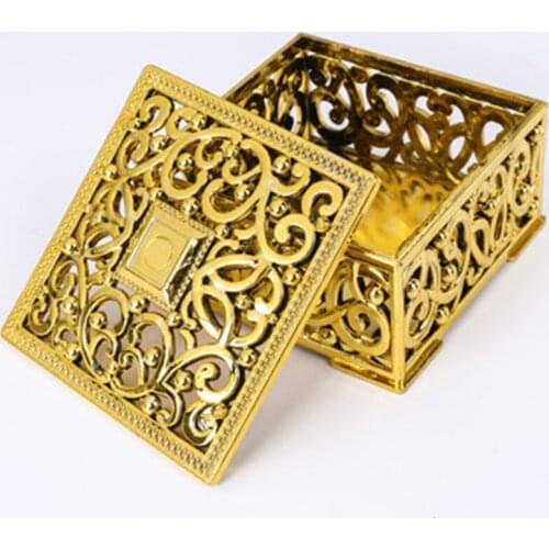 12*Candy Box 6*6*3.2cm Gold Silver Creative Plastic Hollow Square Mini Candy Box For Wedding 100% Brand New