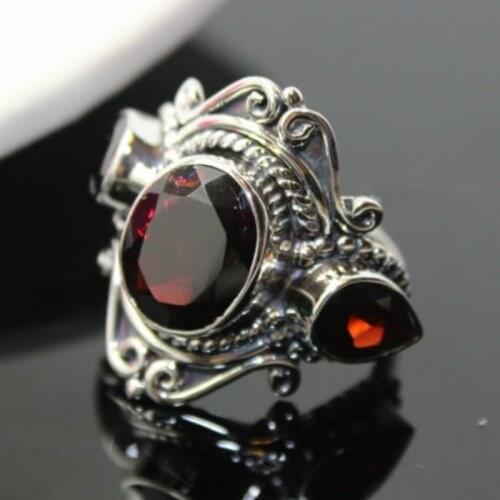 Luxury Women Jewelry Oval Cut Red Zircon Bridal Rings for Wedding Engagement Ring Set Gifts