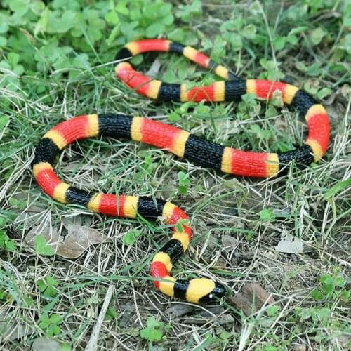 Realistic Snake Toy Fast Simulation Plastic Fake Snake Scary Trick Toy Garden Props Joke Prank Halloween Novelty Toy