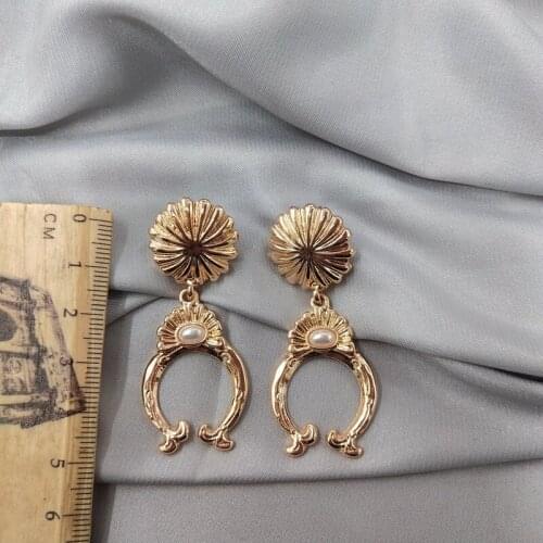 European and American style jewelry personality, retro style, fashionable trendy earrings, earrings, womens D40