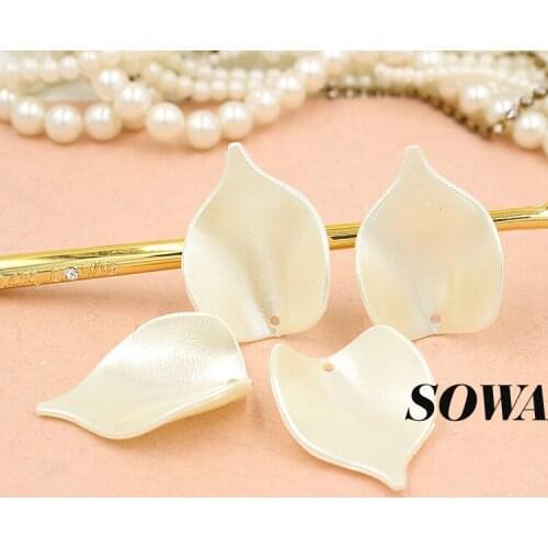 Free Shipping Size 40*30mm 50pcs Ivory Color Resin ABS Imitation Pearls Effect 3D Maple Leaf Designed For DIY Jewelry Making