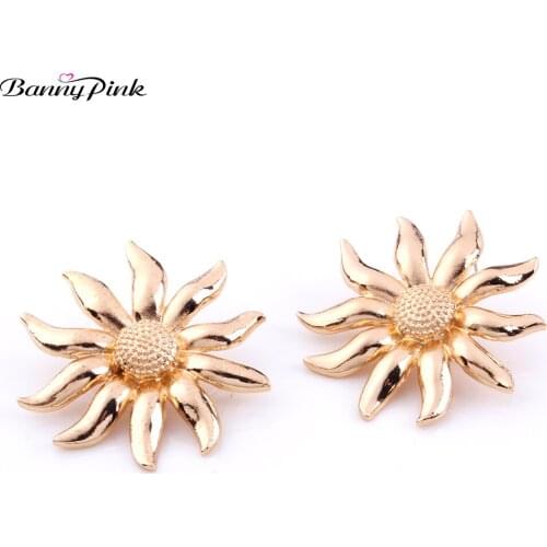Banny Pink Cute Sunflower Studs Earrings For Women Large Gold Color Metal Post Earrings Fashion Jewelry Pendant Earrings Bijoux