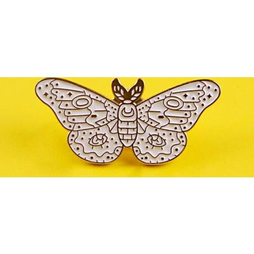Lovely Butterfly Enamel Pins White Brooches Cartoon Button Badge Fantasy Book Romantic Animal Jewelry Gift for Friends Kids
