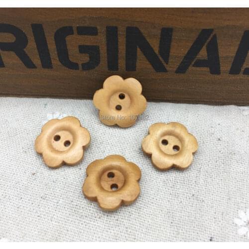 200pcs 20mm Natural Flower Shape Wooden Buttons Sewing Accessories 2 Holes Wood Shirt Button Scrapbooking