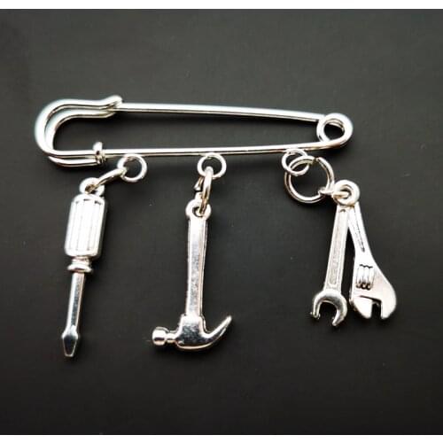 1 great machinists hardware tool brooch, a must-have hardware tool for the family, a good partner for the master carpenter