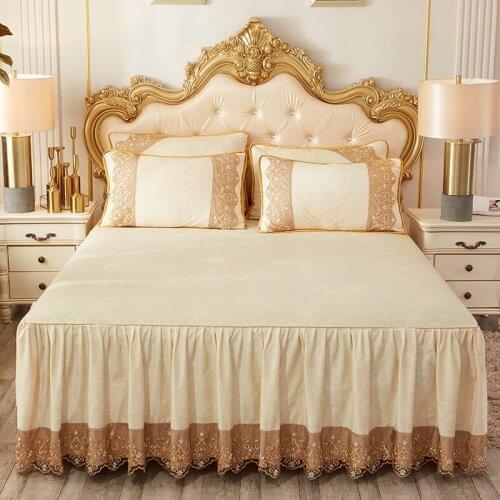 2020 beige velvet Quilting queen king size Bed Skirt with rubber bedskirt Bed Cover Pillowcase 3pcs Bedding Set