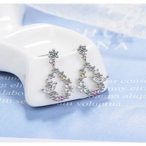 Diamond-encrusted Earrings Small Fresh Flower Earrings Womens Temperament Korean Earrings Simple Pai Sen System Earings