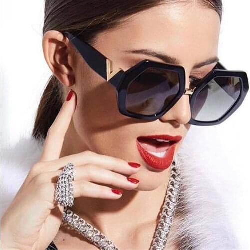 Brand Classic Vintage Square Sunglasses Women Oversized Sunglass Woman Men Retro Black Sun Glasses Shades Goggle