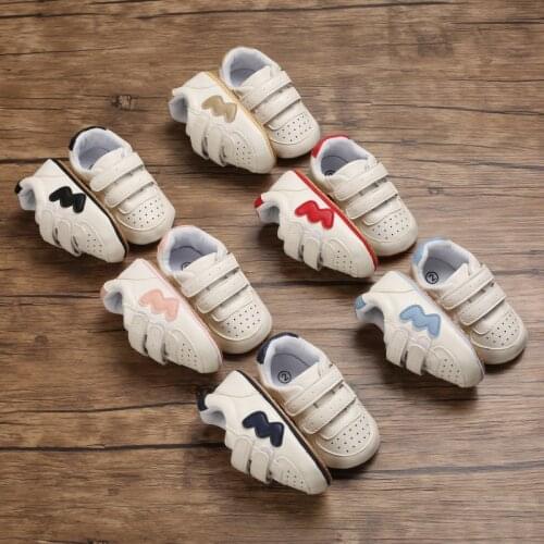 Classic Style Soft Leather Baby Shoes Toddler Rubber Sole Sport Shoes Newborn First Walkers Boys Girls Anti-slip Baby Moccasins