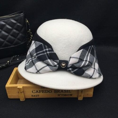 White wool bucket hat for women during the spring and autumn winter leisure fashion ins