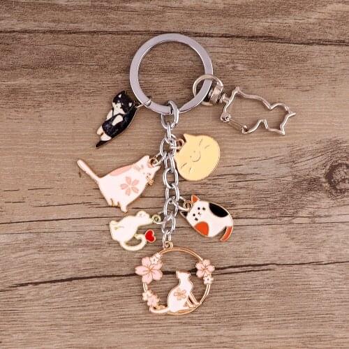 BG1365 Classic Metal Pendant Keychain Cute Cat Keyring Chain Car Key Holder Cosplay Collection Jewelry Gift