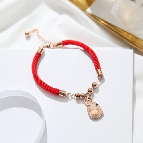 YUN RUO 2018 New Arrival Lucky Money Cat Red Bracelet Fashion Elegant Woman Gift Rose Gold Color Titanium Steel Jewelry Not Fade