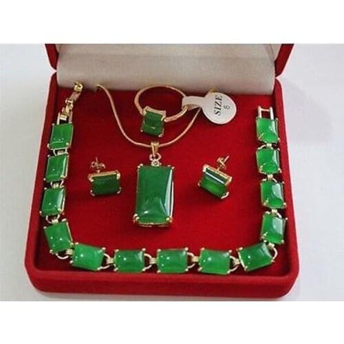 Beautiful green stone 18K GP Pendant Bracelet Earring Ring Jewellery set