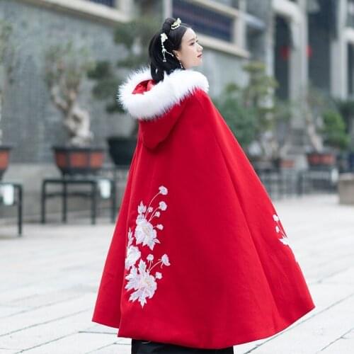2019 New Winter Ethnic Robe Vintage Femme Embroidered Cloak Coat Faux Fur Warm Thick Long Cape Hooded Shawl Chinese Cloak TA2118