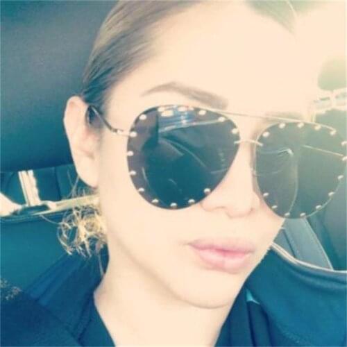 Retro Pilot Glasses Famous Brand Rivet Big Female Sunglasses Metal Frame Female Oval Eyewear UV400 Oculos De Sol