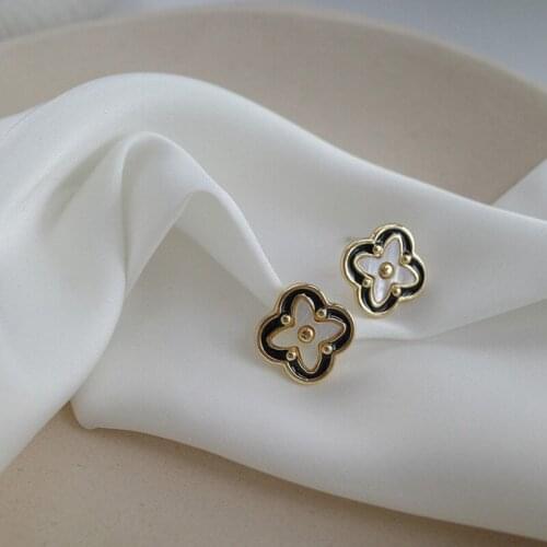 S925 Silver Needle Cold Style Sweet Flower Earrings for Women Girls Circular Temperament Simple Jewelry Accessories Autumn 2021