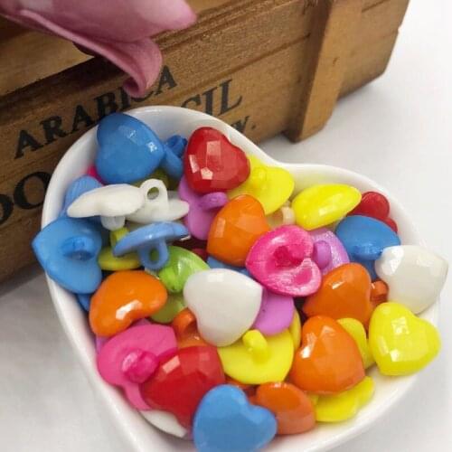 100 pcs Mix Heart Plastic Buttons For Kids Sewing Notions Crafts PT51