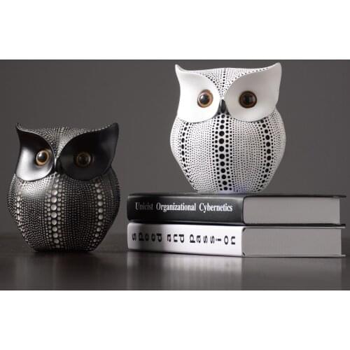Nordic Style Owls Ornament Owl Resin Craft Lovely Bird Miniatures Figurines for Home Decor Living Room Bedroom Office Decoration