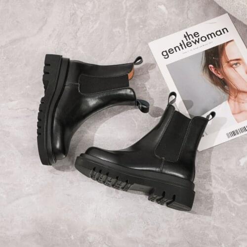 Spot Chelsea in 2021, the new small short boots funnel web celebrity joker trend was thick with thick bottom short cylinder pipe
