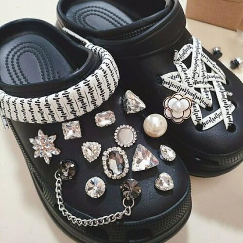 Shiny robot Croc Charms Designer DIY Fashion pearl Shoes Decaration for croc JIBZ Clogs women Elegant lady kids Girls Gifts
