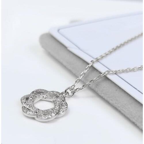Light Luxury Fashion Full Diamond Interlaced Ring Necklace Women Pendant Necklace Treatment Process