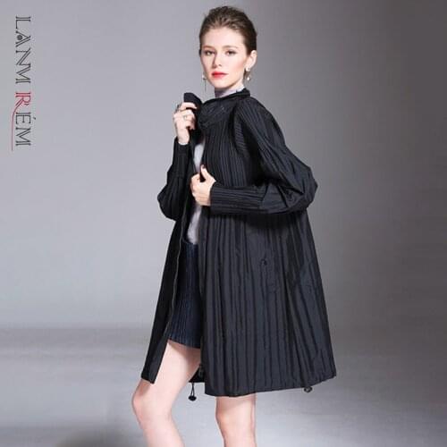 LANMREM 2021 New Fashion Turn Down Collar Pleated Zipper Overcoat Females Black Gray Full Sleeve Trench Vestido YF364