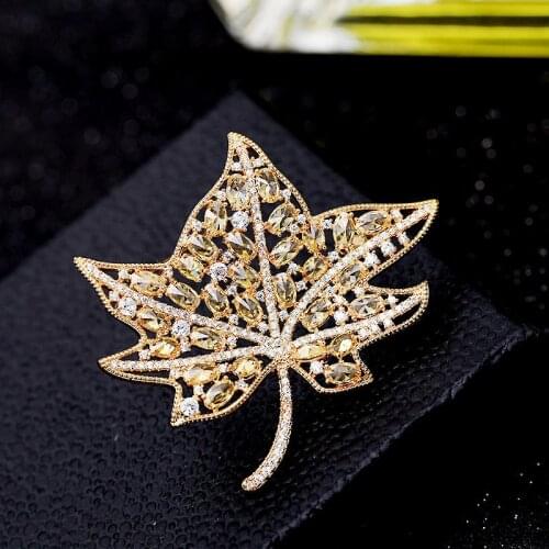 Luxurious Maple Leaf Zircon Brooch Pins Clothes for Women Wedding Rhinestone Leaves Pins Broches Metal Badges Brooch Jewelry