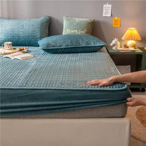 Soft Flannel Waterproof Bed Cover King Queen Size Thick Plush Quilted Bed Mattress Cover Not Including Pillowcase