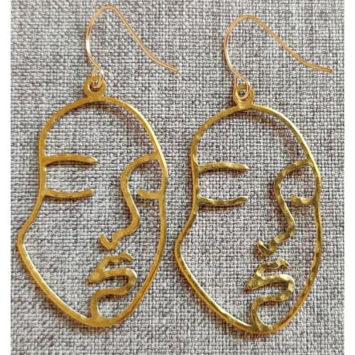 2019 New Arrival Abstract Stylish Hollow Out Face Dangle Earrings Girls Statement Drop Earrings