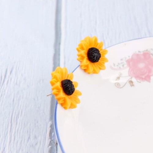 New Sunflower Studs Earrings Sunflower Acrylic Plastic Studs Earrings for Woman Girls Summer Youth Brand Statement Jewelry
