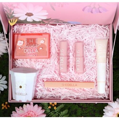 Makeup Set Box Valentines Day Eyeshadow Eyeliner Lipstick Isolation Girlfriend Birthday Holiday Cosmetic Gift Box Romantic Set