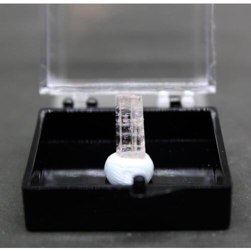 100% Natural Brazil tourmaline mineral crystal specimens stones and crystals quartz crystals box size 3.4 cm